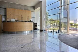 Bureau à vendre à Woluwe-Saint-Lambert, situé au 110 Avenue des Communautés. Ce bureau moderne offre un excellent emplacement et est...