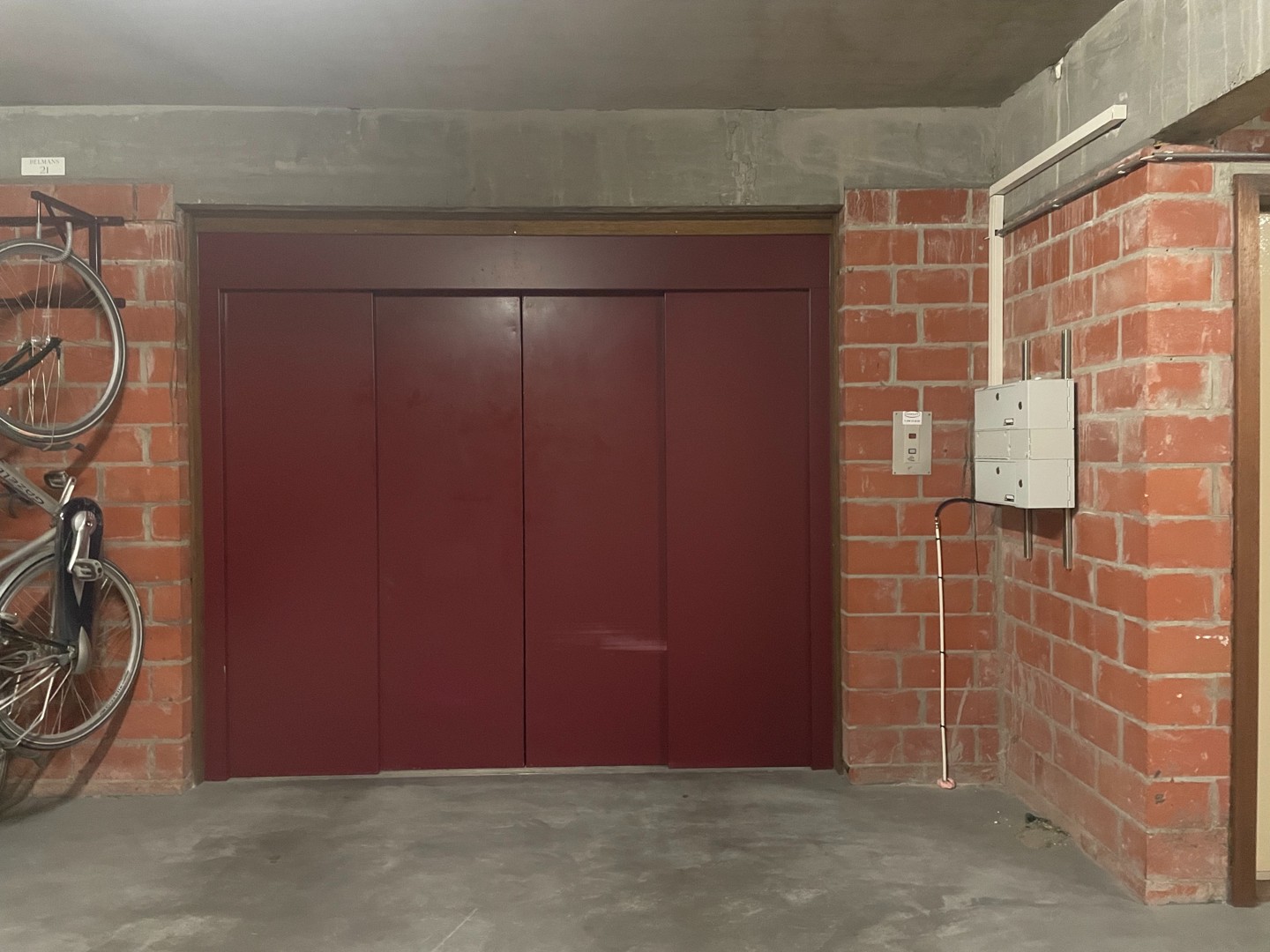 Staanplaats nabij het Heldenplein op het gelijkvloers - foto 2