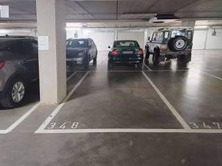 Pal in het stadscentrum van Roeselare bieden we u deze ondergrondse autostaanplaats aan. Deze parkeerplaats (P348) is gelegen op het private...