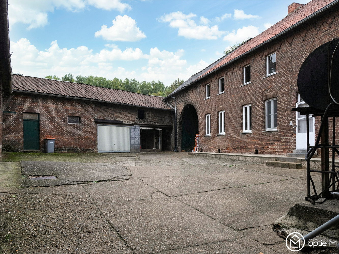 Karaktervolle gesloten hoeve te koop in Mopertingen, Bilzen-Hoeselt - foto 4