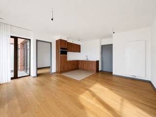 Tel: +32 456 12 69 37 / E-mail: kilian.f@weinvest.be<br /><br />We Invest is exclusively offering this beautiful apartment located in the Brooklyn building, in a low-traffic area between the Tour & Taxis site, green spaces and the canal. In this vibrant and inspiring urban environment, you will enjoy a unique lifestyle with pedestrian and cycling paths, culture, shops, local craftsmanship, social activities, leisure facilities and co-creation spaces. Park Lane is not just a fantastic place to live; it is a concept designed to offer a unique everyday living experience.<br /><br />This apartment boasts a magnificent view from the 11th floor overlooking the Park Lane development, the park and its ponds.<br /><br />This high-quality, unfurnished apartment comprises: a spacious entrance hall with a guest toilet and separate laundry area, a bright living room with a fully equipped open-plan kitchen opening onto a 5 m² terrace, and one bedroom with its own en-suite bathroom and toilet.<br /><br />Security door, triple glazing, double-flow ventilation system, Proximus fibre connection installed, excellent thermal and acoustic insulation.<br /><br />Easy access to the European Quarter and NATO. Public transport nearby (train, tram, metro and bus).<br /><br />Charges: €150/month (advance payment covering the common areas, hot water and heating).<br /><br />Available immediately. Three-year lease.
