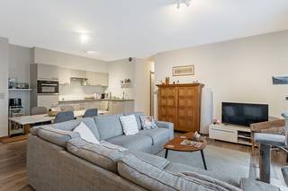 In een recent en kleinschalig appartementsgebouw uit 2016 bevindt zich dit instapklare appartement met twee slaapkamers, gunstig gelegen vooraan op...