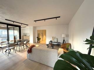 BEZOEK HET AFGEWERKTE KIJKAPPARTEMENTWONEN ZONDER COMPROMISSEN IN HET HART VAN DE STAD Een kleinschalige residentie in volle centrum met 5...