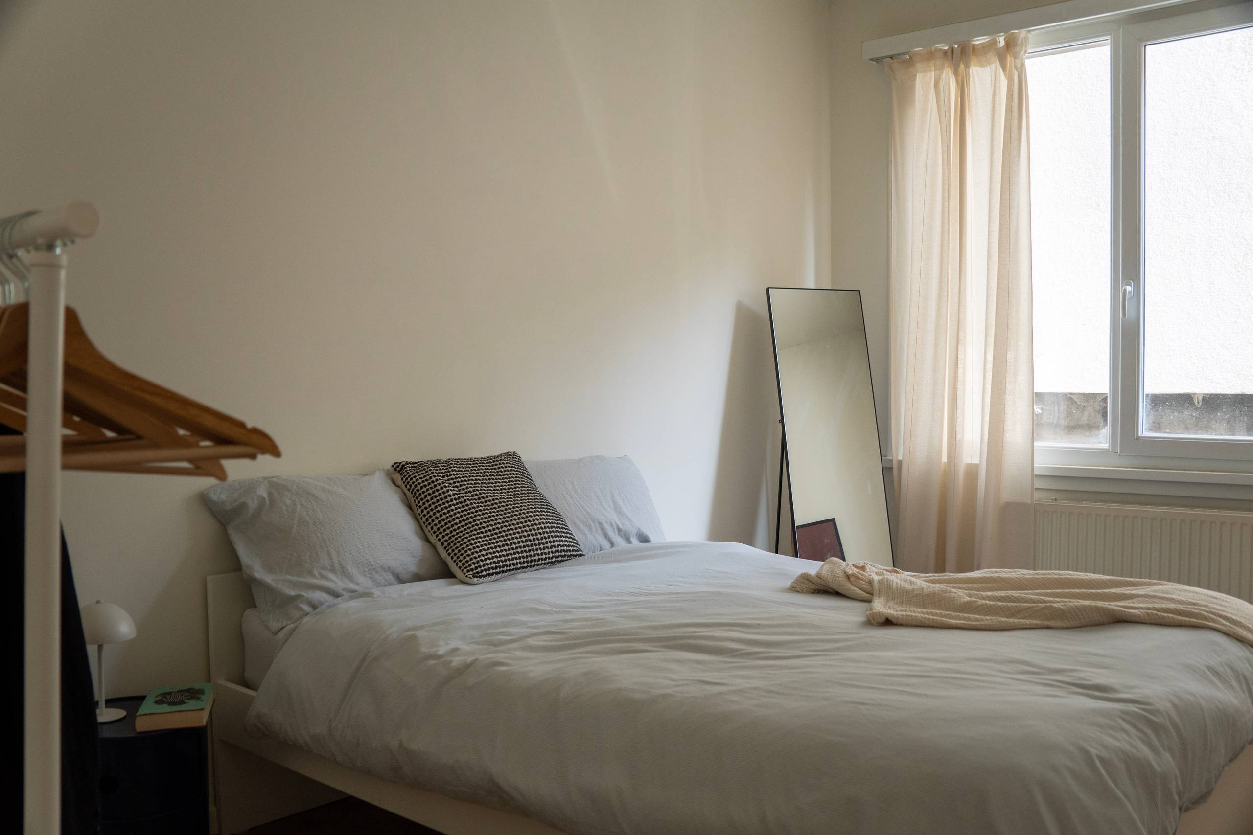 Gelijkvloers, gerenoveerd appartement in bangelijk Berchem - foto 4