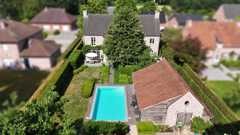 Exclusieve villa van 374m² op 16 are met openluchtzwembad - foto 1