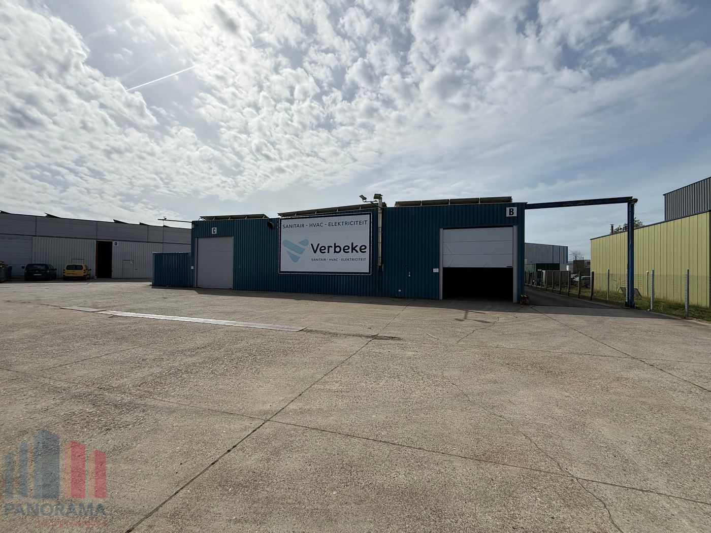 UITSTEKEND GELEGEN MAGAZIJN VAN 560 m² VLAKBIJ DE E17 - foto 1