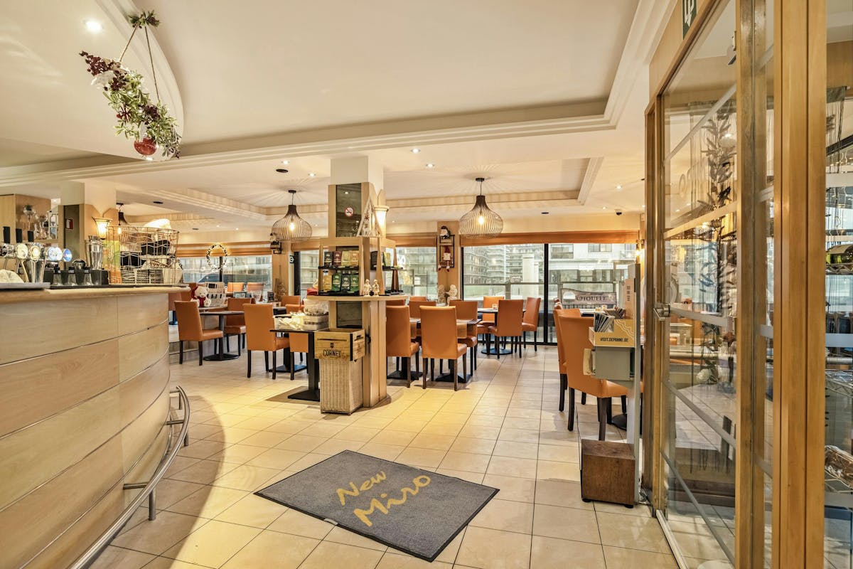 Instapklaar restaurant met terras op de Zeedijk in De Panne - foto 5