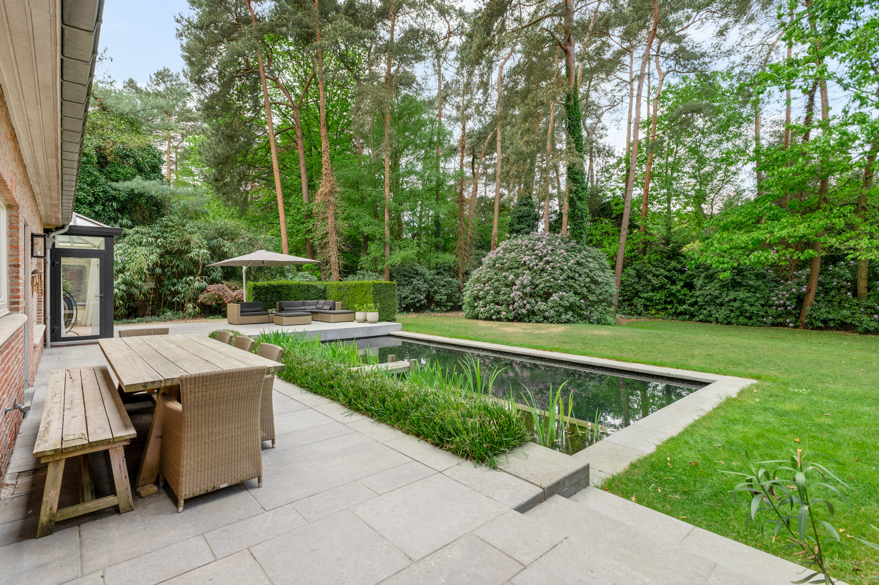 Koningshof! Ruime villa met zwemvijver op ca. 2005 m². - foto 2