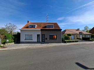 Welkom in Wilsele ! Deze woning biedt alles wat je zoekt voor een comfortabel en modern leven. Ze beschikt over drie slaapkamers en twee...