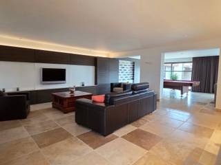 Are you looking for a spacious, energy-efficient home with top-quality finishes?This stunning 255 m² property in Nederhasselt (Ninove) offers...