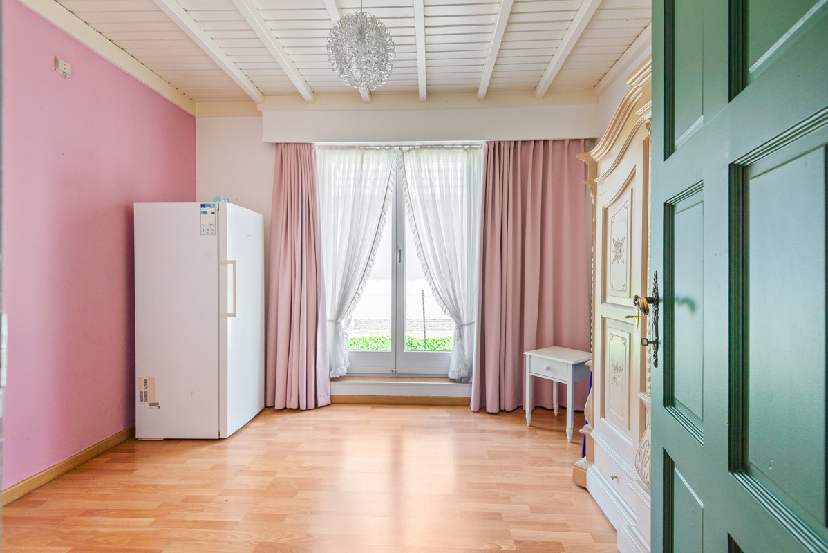 Gelijkvloerswoning met 3 - 4 slaapkamers, garage &amp; prachtig omheinde tuin. - foto 4