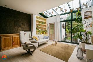 Vlakbij het Vrijbroekpark en de Vaart bevindt zich deze instapklare woning met 2 slpkrs en zonnige stadstuin. Het bruisende centrum van Mechelen...