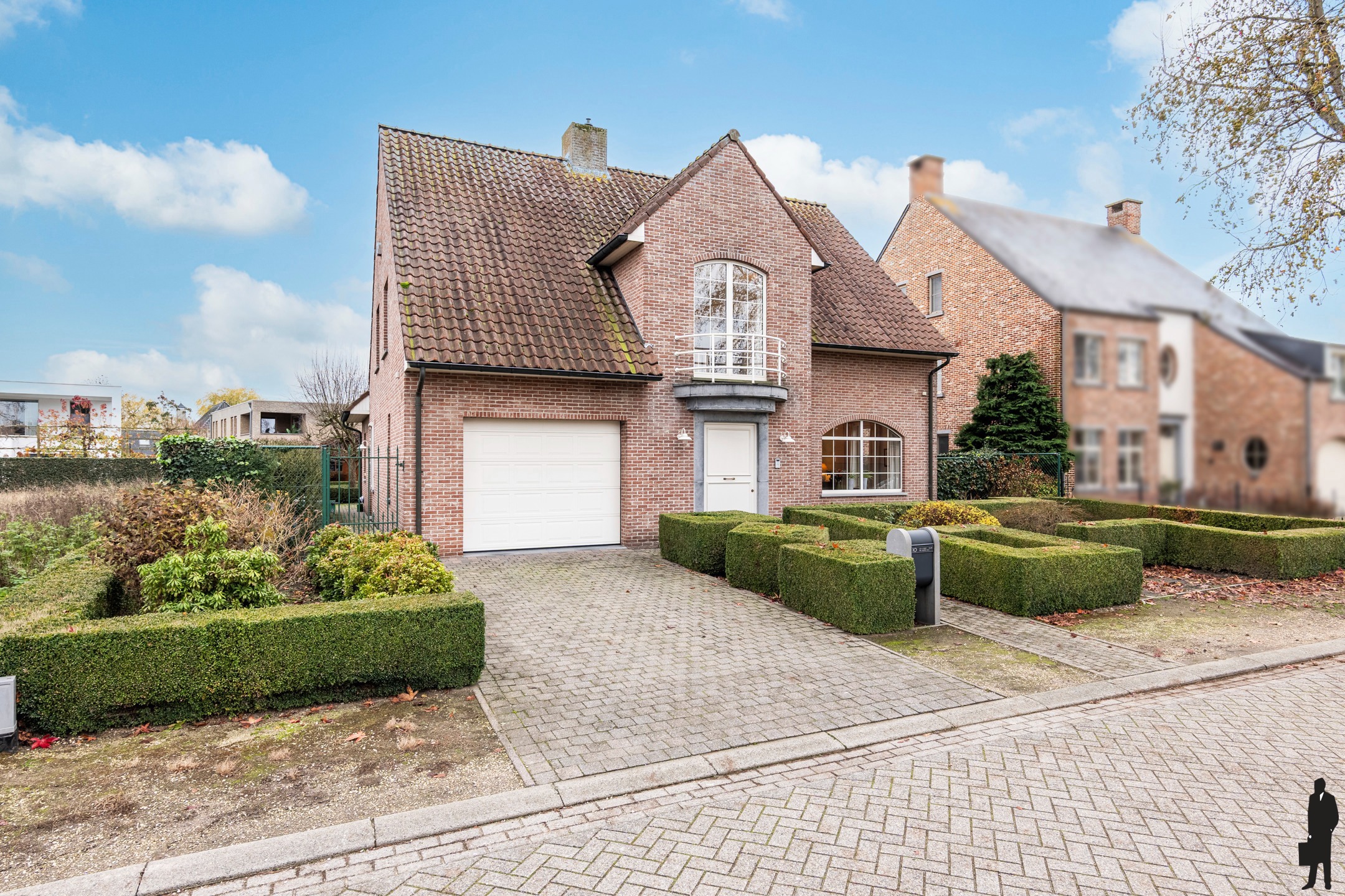 Vrijstaande woning met 3 slpk. in een doodlopende straat in het centrum van Hoogstraten - foto 2