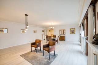 Op zoek naar ruimte, comfort en energiezuinig wonen? Dit prachtige appartement van maar liefst 155 m² bevindt zich in het hartje van Ruisbroek (Puurs-Sint-Amands).<br />De woning beschikt over 2 volwaardige slaapkamers, een ruime uitgeruste keuken en een moderne badkamer. Dankzij het EPC-label B geniet u bovendien van een goede energieprestatie.<br />De absolute blikvanger is het ruime terras van maar liefst 40 m², ideaal om heerlijk te ontspannen, te genieten van de buitenlucht of gezellig te tafelen.<br />Troeven:<br />• 155 m² woonoppervlakte<br />• 2 volwaardige slaapkamers<br />• Terras van 40 m²<br />• EPC-label B<br />• Uitgeruste keuken & badkamer<br />• Centrale ligging in hartje Ruisbroek<br />Een uitzonderlijk ruim appartement met een fantastische buitenruimte op een centrale ligging. Zeker een bezoek waard!