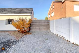 In de rustige Belzeelse Kerkweg, een smal en kindvriendelijke straat, staat deze sfeervolle en instapklare woning te koop. Dankzij de unieke...