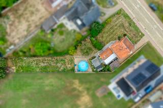 Charmante woning met uitbreidingsmogelijkheid te koop in MeerhoutDeze charmante woning uit 1957 is gelegen op een ruim perceel van 1.059 m² en kan...