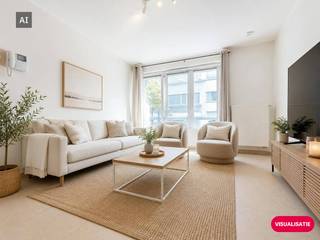 Dit instapklaar appartement op het gelijkvloers in Oostende biedt u het ultieme stadsgemak in een knusse omgeving. Dit appartement beschikt over een gezellige leefruimte, één slaapkamer en een badkamer met douche en lavabo. De centrale ligging in Oostende maakt dit de ideale uitvalsbasis voor wie alles binnen handbereik wil hebben.<br /><br />Indeling:<br />- Inkomhal<br />- Ruime leefruimte met open keuken<br />- Slaapkamer<br />- Badkamer met douche<br />- Berging<br />- Apart toilet<br /><br />Troeven:<br />- Gelijkvloers appartement (geen trappen)<br />- Centrale ligging in Oostende<br />- Centrale verwarming aardgas<br /><br />Ben je geïnteresseerd in dit pand te huur in Oostende? Ga naar de website www.dewaele.com, klik op het pand dat je wenst te huren. Via de rode knop "vraag je bezoek aan" vragen we u kort een profiel in te vullen. Daarna nemen we contact op voor een bezoek. Telefonisch kunnen er geen afspraken gemaakt worden.