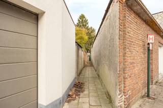 BINNEN FOTO’S OP AANVRAAGHet betreft een volledig te renoveren woning.Binnen foto’s zijn eenvoudig te verkrijgen via een aanvraag per mail naar...