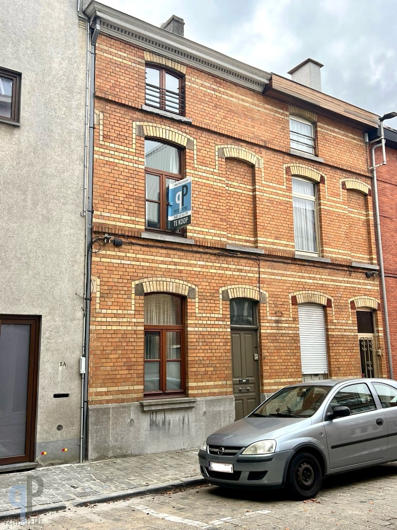 Opbrengsteigendom met 5 studentenkamers - photo 1