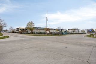 In Dilsen-Stokkem, strategisch gelegen tussen de E314 en de Nederlandse grens, bevindt zich dit recent distributiecentrum met een combinatie...