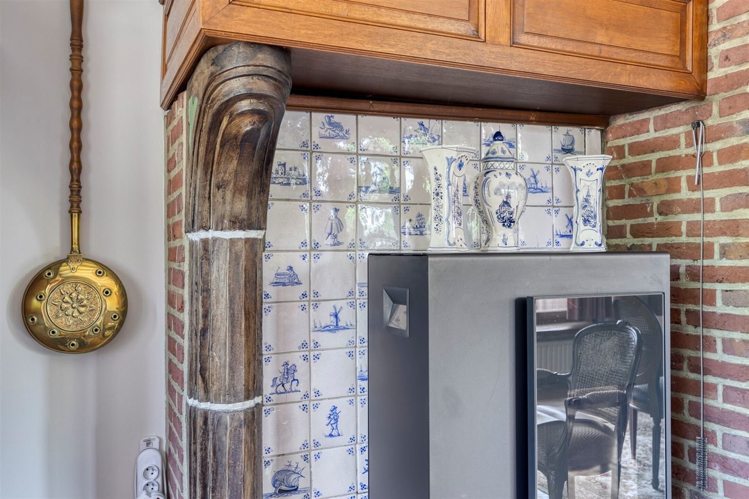 Vrijstaande woning met 4 slaapkamers, ruime tuin en garage op een riant perceel van 9a99ca, rustig gelegen nabij het centrum van Maaseik. - foto 4