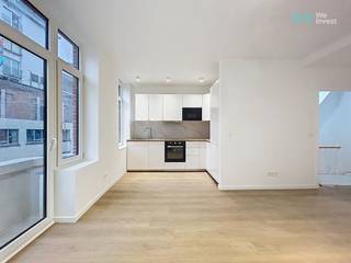 <p>Phone: 0456 12 69 85<br />Email: clara.jacquy@weinvest.be<span></span></p>
<p>We Invest is pleased to offer you exclusively this fully renovated, unfurnished one-bedroom apartment, located in a building without elevator in Schaerbeek.</p>
<p>The property consists of a bright living area with a fully equipped open kitchen, a spacious bedroom, and a shower room with toilet. The apartment has been completely renovated from A to Z, featuring new installations, modern finishes, and high-quality materials.</p>
<p>Ideally located on Rue du Foyer Schaerbeekois, the apartment enjoys a prime location close to public transport, shops, the Kinetix sports center, Josaphat Park, and CHU Brugmann hospital.</p>
<p>Rent: €1,000 (excluding charges)<br />Charges: €35 provision for common areas (electricity, cleaning, waiver of recourse insurance)<br />Individual utility meters</p>
<p>Energy certificate (PEB/EPC): C</p>
<p>Available from January 1st, 2026 – minimum lease term of 1 year.</p>
<p>Do not miss this opportunity and contact us quickly to schedule a viewing!</p>
<p>For more exclusive properties, visit www.weinvest.be</p>