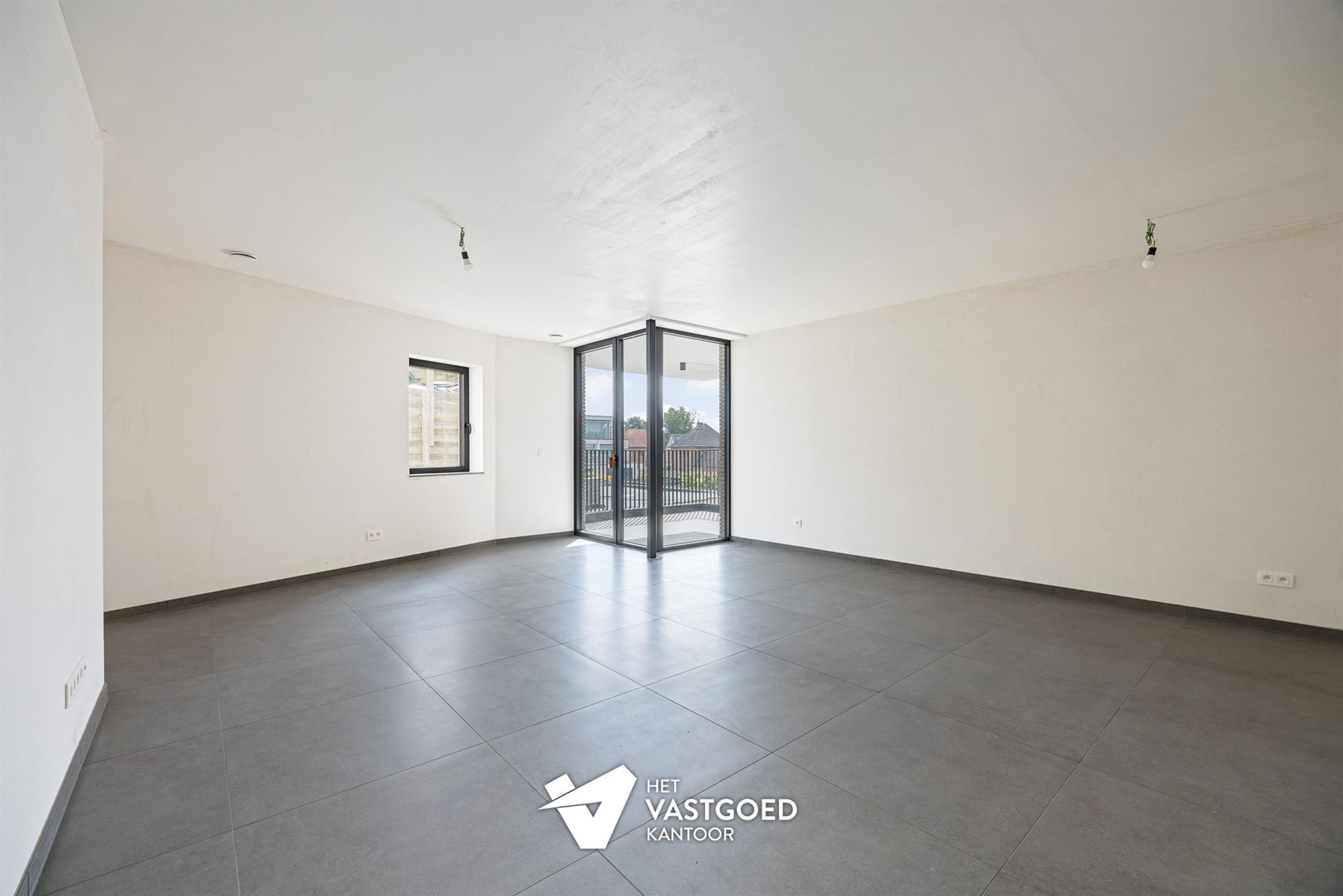 RUIM 1-SLAAPKAMERAPPARTEMENT MET AANGENAME BUITENRUIMTE - foto 2
