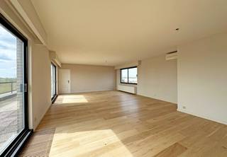 Mooi verzorgd appartement met zeer groot terrasDit mooie appartement is gelegen in een rustige buurt in Mortsel, dichtbij de grens met Edegem.Hier...