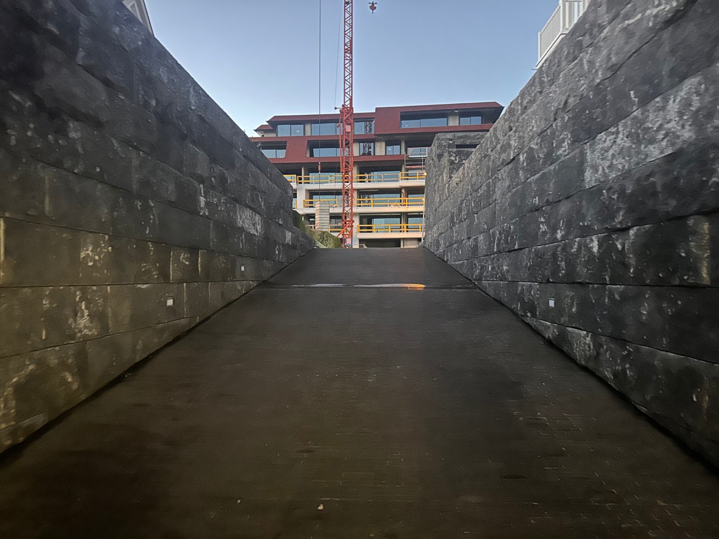 Vlot inrijdbare, dubbele garagebox, gelegen op Kustlaan - Het Zoute - foto 5