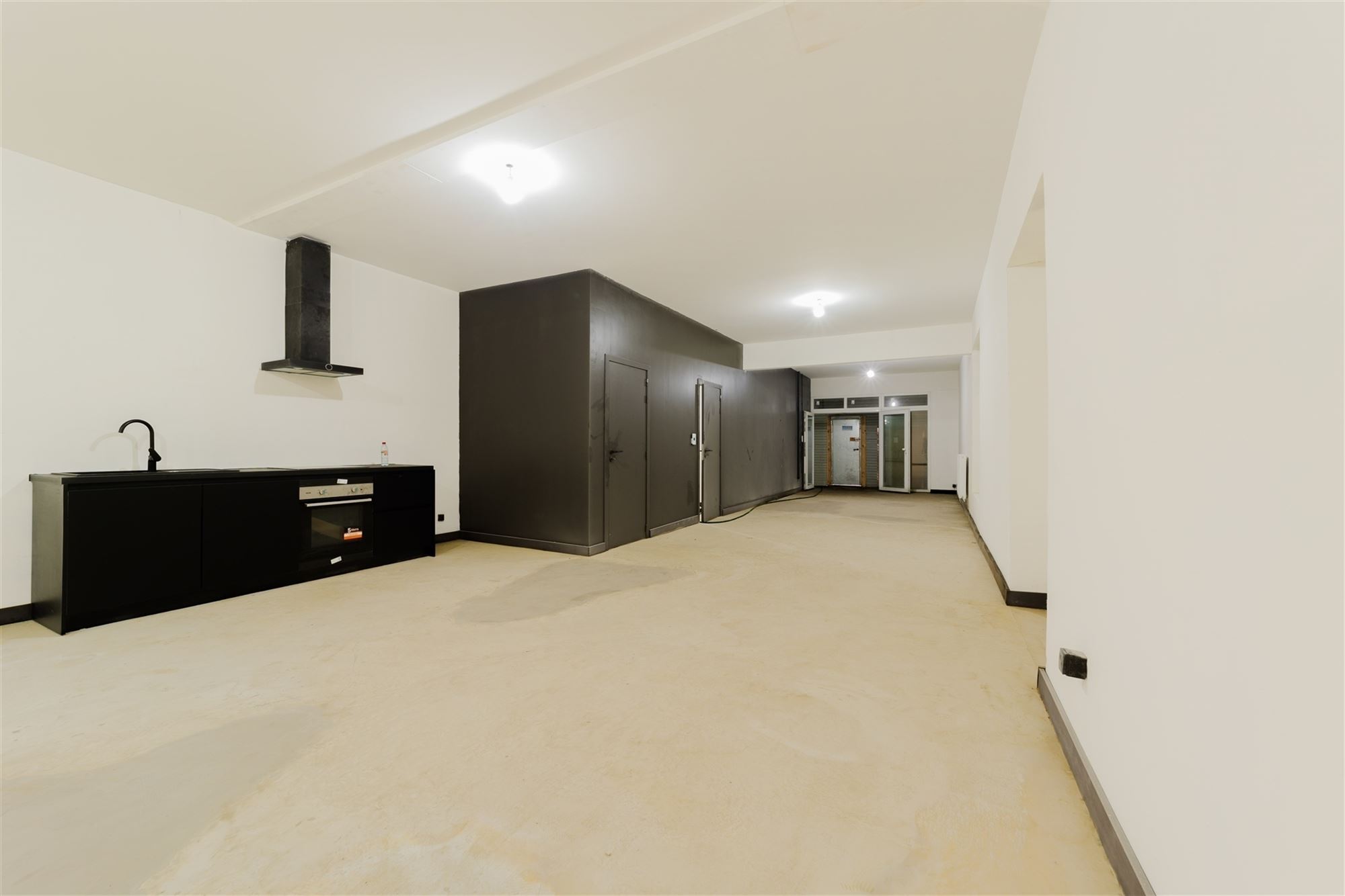 Gelijkvloers atelier - verhuurd aan 6.12% netto rendement - foto 2