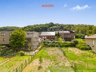 Graag stellen wij u deze bouwgrond op ideale locatie voor. Het perceel van 3a26ca is rustig gelegen in een verkeersluwe straat, aan de rand...