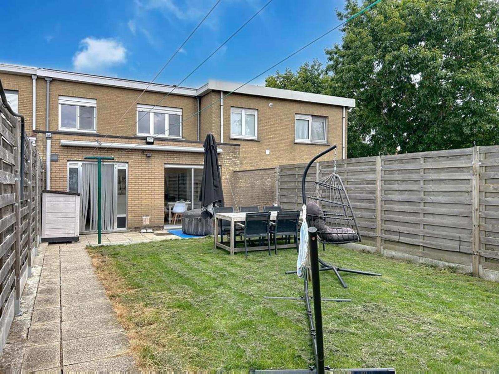 Instapklare woning in rustige buurt met dubbele garage - foto 2