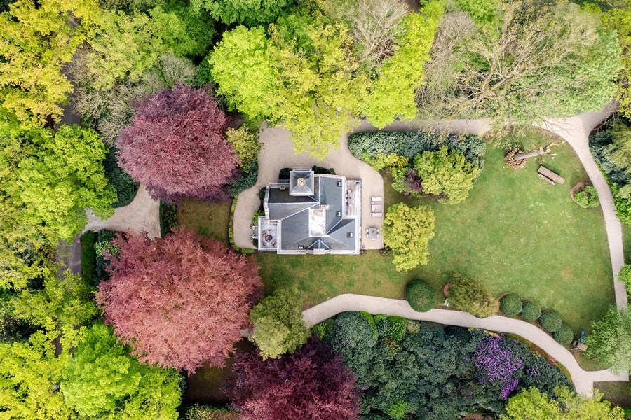 Op een fantastische locatie gelegen domein-villa in eclectische bouwstijl - foto 4
