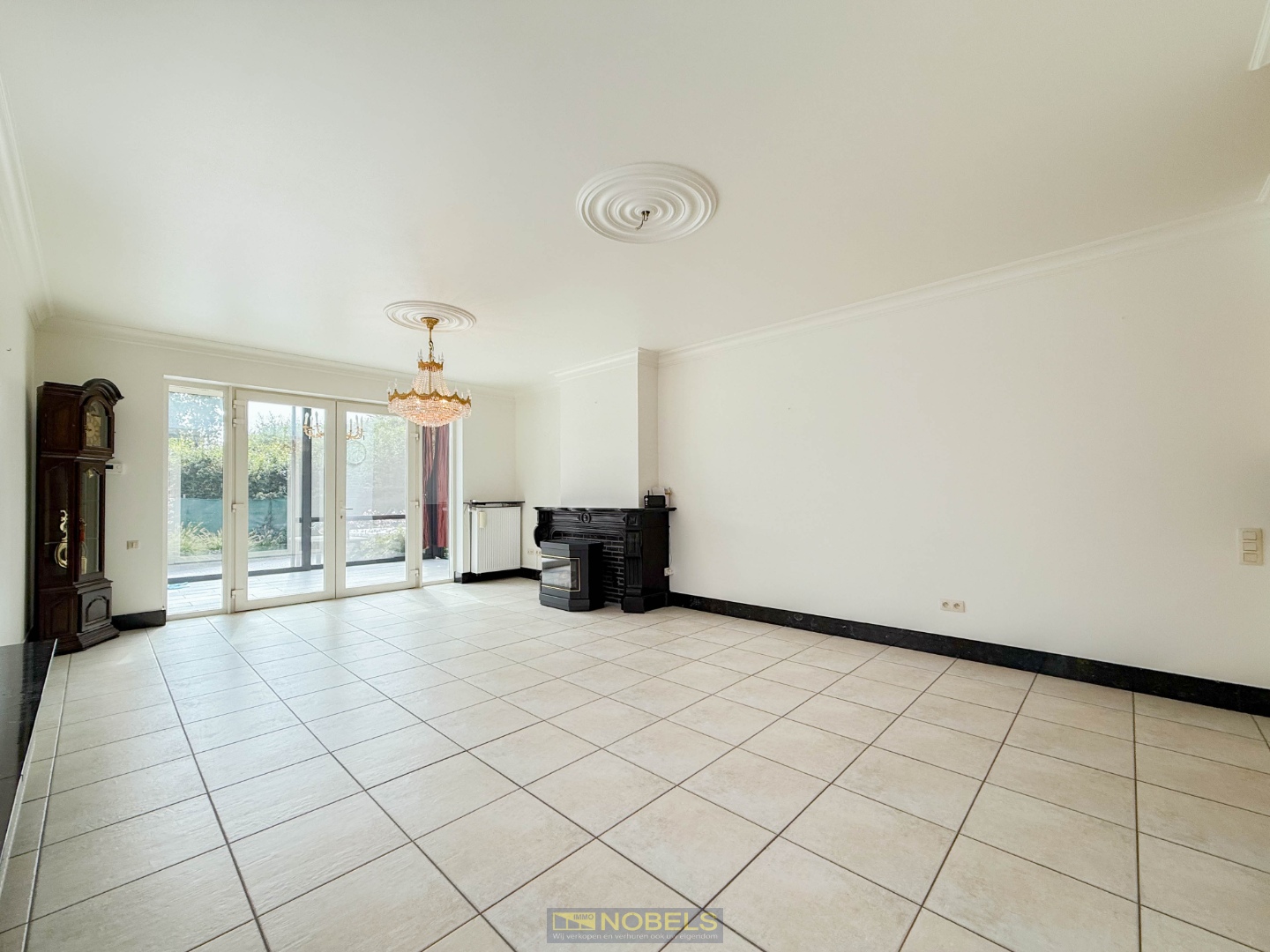 Te koop, Energiezuinige en instapklare halfopen bebouwing op centrale ligging te Zottegem! - photo 5