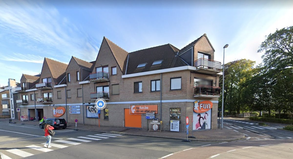 Handelspand te huur van ca. 830 m² op centrale ligging in Torhout - foto 1