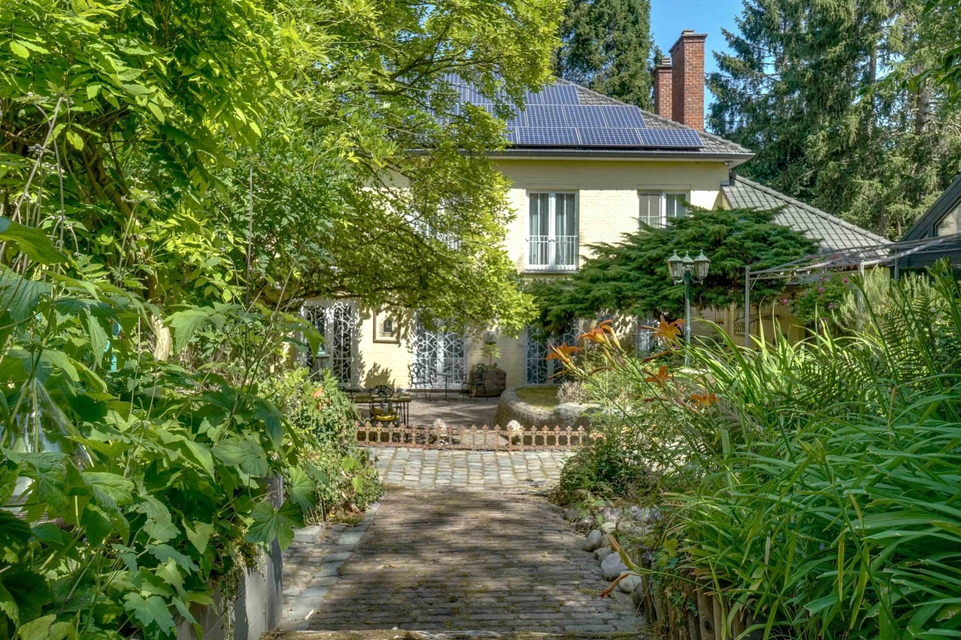 EXCLUSIEVE VILLA IN DOODLOPENDE STRAAT - foto 5