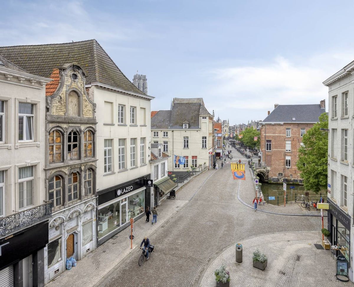 Propriété commerciale unique, appartement et entrepôt à vendre à Malines - photo 2