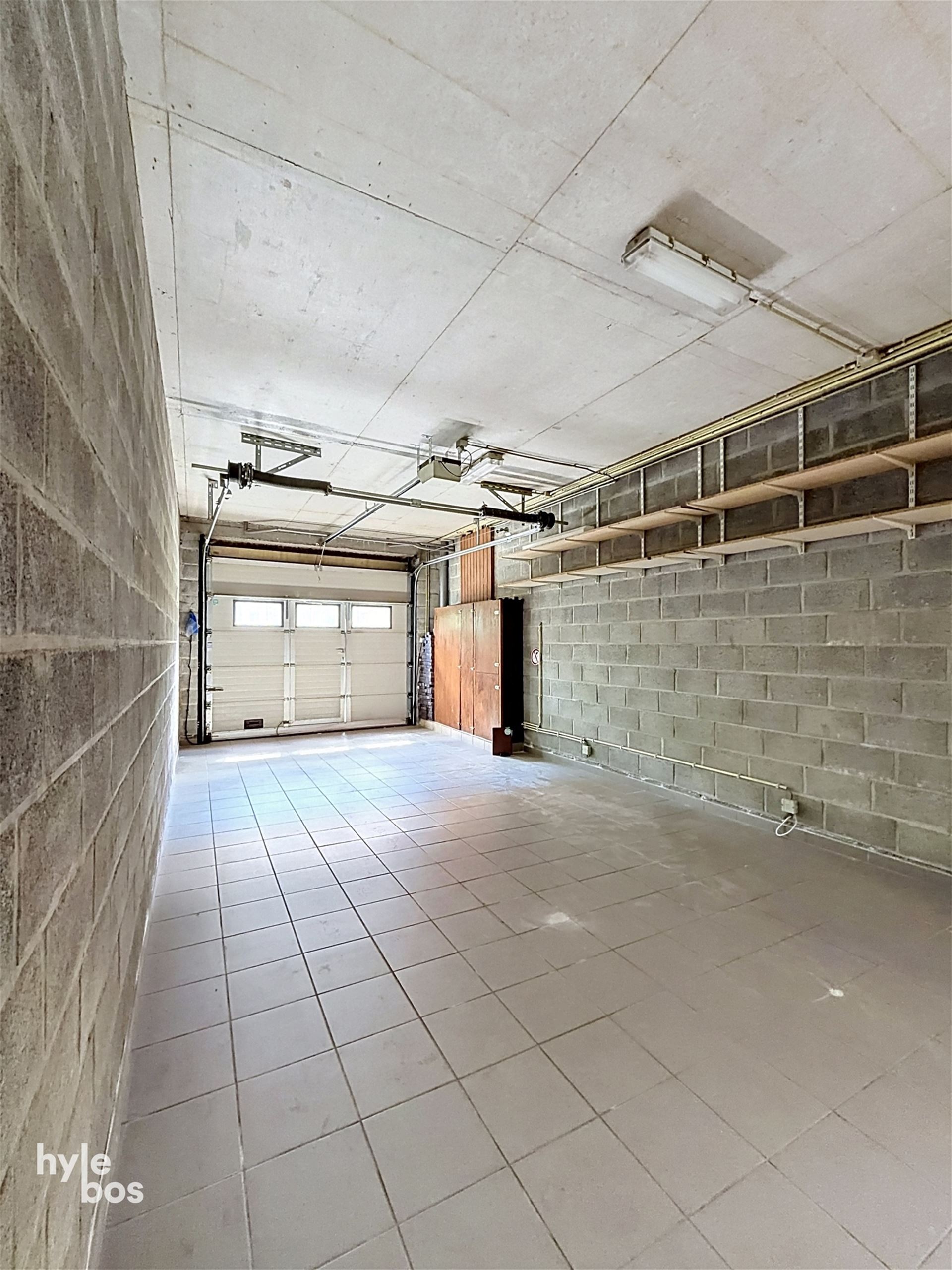 Aan stadsrand gelegen magazijnruimte - foto 5