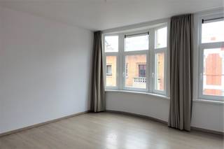 <p><span>GHENT - Paul Fredericqstraat 98: Looking for </span><span>a move-in-ready apartment for rent near the Ghent train station? </span><span>Then this property might be just what you’re looking for.</span></p><p><span> </span></p><p><span>The main highlights at a glance: </span></p><ul><li><span>Perfect starter apartment</span></li><li><span>Located within walking distance of Ghent-Sint-Pieters Station</span></li><li><span>Easy access to the city center by public transportation or bike</span></li><li><span>No common area fees for the building</span></li></ul><p><span> </span></p><p><span>Layout:</span></p><p><span>The apartment is located on the second floor of a townhouse without an elevator. The layout is atypical: You enter through the kitchen, which provides access to the other rooms. You’ll find a fully equipped kitchen-dining area  (stove, range hood, microwave, refrigerator),  bathroom (vanity, shower, and toilet; washing machine hookup), a bedroom, and a living room with a bay window. The apartment is move-in ready, including lighting and curtains. Includes a basement storage unit.</span></p><p><span> </span></p><p><span>Rent: € 850, no common area fees. Permanent residence required.</span></p><p><span>Electricity, gas, and water to be billed separately. Available starting 10/01/2026.</span></p><p><span> </span></p><p><span>Please contact our office, Axel Lenaerts, to schedule an on-site visit via our website.</span></p>