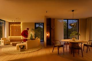 <p><strong>Exclusieve nieuwbouwvilla in groenrijk en rustig Schilde</strong></p>
<p>** TIJDELIJKE KERSTACTIE: DIT JAAR TEKENEN = BETALEN BIJ OPLEVERING **<br /><br />In een idyllische en groene woonwijk van Schilde wordt deze prachtige luxe nieuwbouwvilla gerealiseerd. <br />Hier geniet u van ultieme rust en privacy, terwijl u toch vlot toegang heeft tot alle voorzieningen.</p>
<p>De villa wordt gebouwd, op een perceel van ca. 3.421m2, met hoogwaardige materialen en een oog voor verfijnde afwerking. <br />De ruime, lichtrijke leefruimtes bieden een aangename woonbeleving en sluiten naadloos aan op de westelijk georiënteerde tuin en het terras, waar u tot in de late uurtjes van de zon kunt genieten.</p>
<p>Dankzij de doordachte indeling met 3 slaapkamers, 2 badkamers en een bureel op het gelijkvloers biedt deze villa tal van opportuniteiten.</p>
<p>Deze luxueuze rietenkapwoning staat voor een tijdloos design met modern wooncomfort. <br />Zo is er een warmtepomp voorzien en isolatie conform de huidige normering. <br />Hier bent u deze zeker van een energie-duurzame woning met label A!</p>
<p>Bovendien heeft u nog de mogelijkheid om de woning naar eigen smaak in te richten, zodat deze perfect aansluit bij uw woonwensen.</p>
<p>Bent u op zoek naar een exclusieve woonst in een groene, residentiële omgeving? <br />Contacteer LISTED voor meer informatie: +32 3 283 51 51.</p>