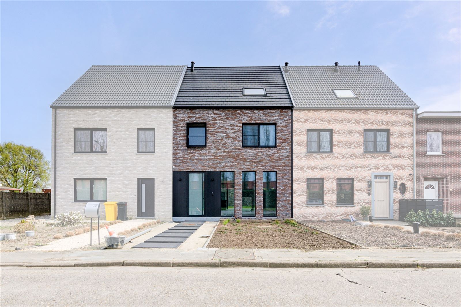 Recente woning met dubbele garage - foto 1