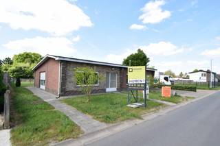 Laagbouwwoning met 3 slaapkamers op een perceel van 650 m² en tuin nabij het centrum van Kasterlee. De woning omvat; een mooie inkomhal die...