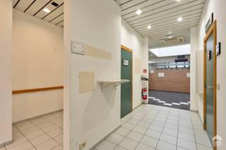 Investeringseigendom bestaande uit handelspand met kelder en leuke stadstuin alsook 2 appartementen op goede locatie in Heverlee. Deze building is...