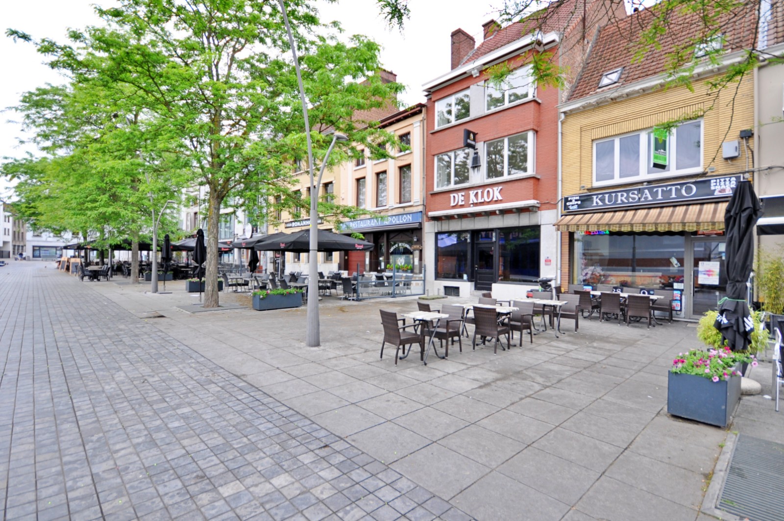 Uitstekend gelegen woon- en handelspand op de Grote Markt te Ronse - foto 2