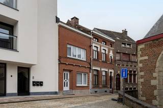 À vendre – Markt 27 à Grammont (Geraardsbergen)PREMIÈRE VISITE : dimanche 24/05 (uniquement sur rendez-vous)Infos vente : Pieter Cardoen – 0475 36 12...