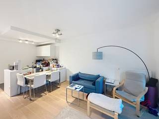 Europese wijk. Prachtig appartement (± 70m²) met terras (± 8m²) op de 4e verdieping van een gebouw uit 2014. Inkomhal met vestiaire en...