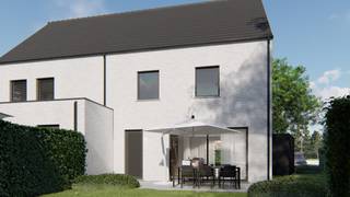 Deze nieuwbouwwoning in Kessel wordt opgetrokken volgens de traditionele bouwmethode, gecombineerd met de meest actuele isolatienormen. Dat maakt ze bijzonder energiezuinig en helemaal klaar voor de toekomst.<br /><br />Op het gelijkvloers vind je een praktische inkomhal met gastentoilet, een ruime leefruimte met open keuken en een handige berging. De eerste verdieping biedt drie slaapkamers, waarvan één met aansluitende dressing, en een badkamer met toilet. De zolderverdieping is bereikbaar via een vaste trap en kan naar wens worden ingericht als extra slaapkamer, bureau of hobbyruimte.<br />De woning wordt casco winddicht opgeleverd (ruwbouw, dakwerken, ramen en deuren). Je geniet dus nog de vrijheid in materiaalkeuze en de persoonlijke inrichting. De prijs voor deze cascowoning bedraagt €417120 euro = Grond + woning + btw + registratie. <br /><br />Wonen in Kessel<br />Kessel is een gezellig en groen dorp, gekend om zijn rustige woonstraten en het prachtige natuurgebied Kesselse Heide, ideaal voor wandel- en fietstochten met het gezin. Dankzij het station Kessel op wandelafstand heb je een vlotte verbinding naar Lier, Antwerpen en Herentals, terwijl scholen, winkels en sportfaciliteiten allemaal dichtbij liggen. Zo combineer je het comfort van een rustige woonomgeving met een uitstekende bereikbaarheid en alle voorzieningen binnen handbereik.<br /><br />Betrouwbare bouwpartner<br /><br />Dit project wordt met passie ontwikkeld door een ervaren bouwbedrijf dat al meer dan 20 jaar gezinnen helpt hun woondromen waar te maken. Een hecht team van vakmensen staat garant voor meer dan enkel bouwen: zij creëren een plek waar je je meteen thuis voelt.<br />Elke woning wordt gerealiseerd met duurzame materialen en volgens de hoogste kwaliteitsstandaarden, met oog voor comfort en leefbaarheid. Dankzij de persoonlijke begeleiding en zorgvuldige opvolging van het hele traject kan je met een gerust hart uitkijken naar een woning die perfect aansluit bij jouw gezin.<br /><br />Meer info of een afspraak inplannen? Neem gerust contact met ons op! Domestic makelaars 014 610386