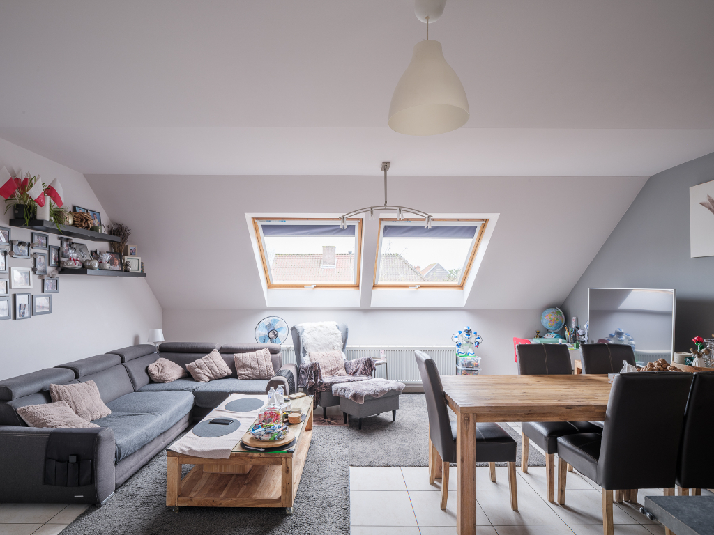 Gentbrugge - Licht op te frissen duplex appartement met zonneterras. - foto 2