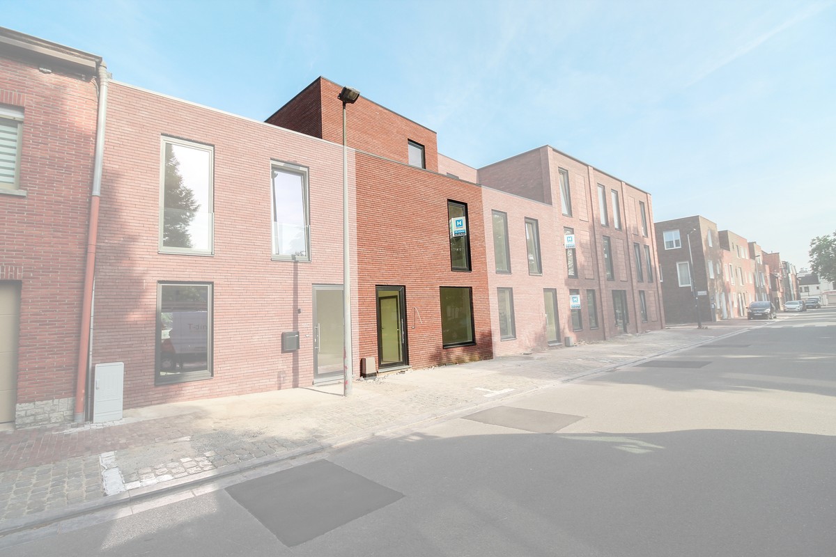 Hectaar bouwt 3 nieuwbouwwoningen in het centrum van Kortrijk - photo 1