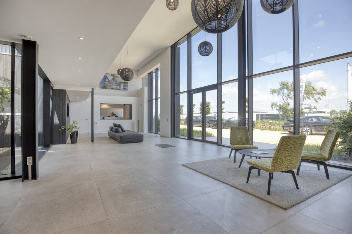 Bâtiment d'affaires multifonctionnel à louer à Nieuport - photo 4